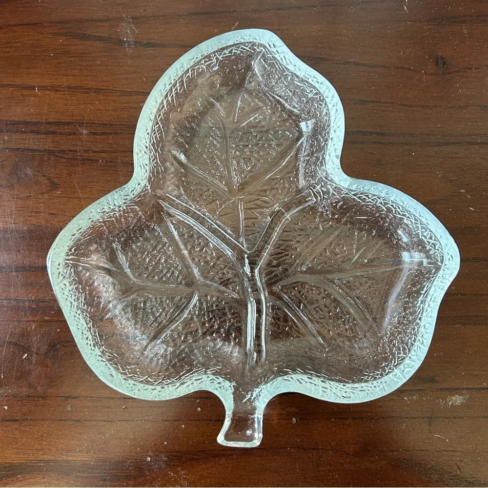 4/$15 One Clear Leaf-Shaped Glass Dish